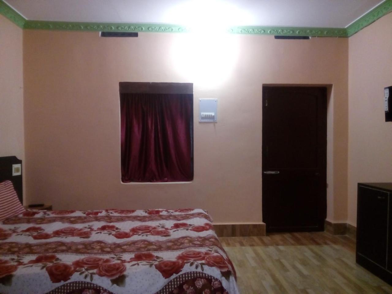 Hotel Чандипур Экстерьер фото