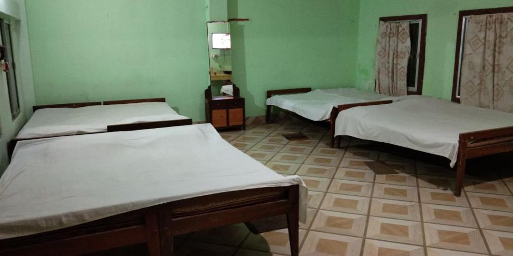 Hotel Чандипур Экстерьер фото